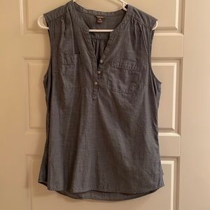 Eddie Bauer women sleeveless top.